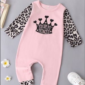 NWOT Girls Leopard Crown Graphic Contrast Jumpsuit. Size:12-18 Months Color:Pink